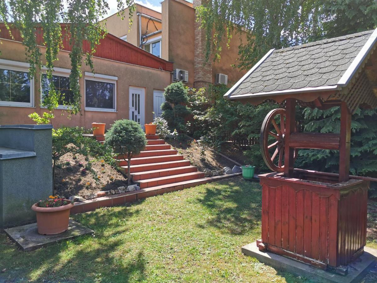 Frank Vendeghaz Hotel Veszpramvarsany Екстериор снимка