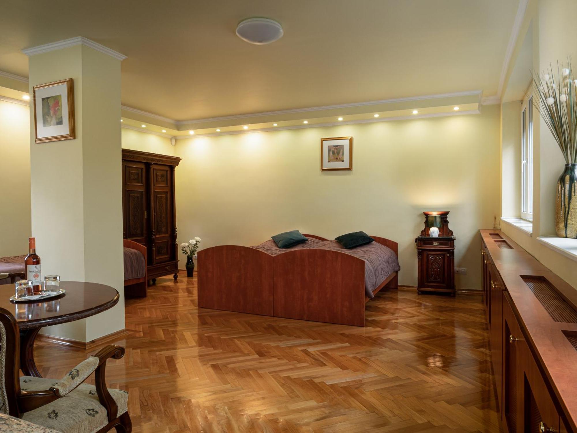 Frank Vendeghaz Hotel Veszpramvarsany Екстериор снимка